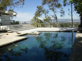 N. Bel Air GATED HOME, POOL, SPA, AMAZING VIEWS-